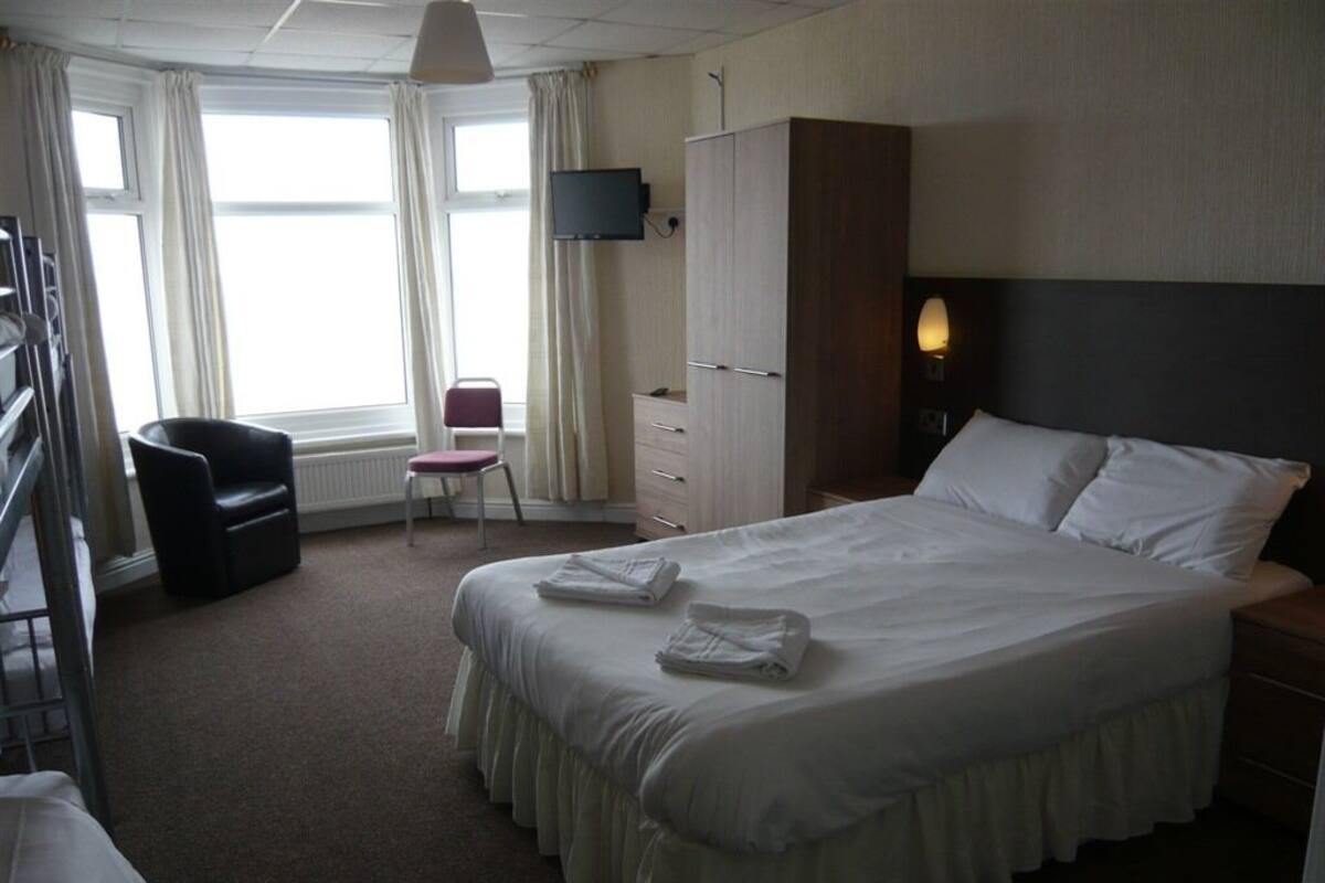 Suite, Ensuite, Sea View (2 Adults+ 4 Kids Under 15) | Iron/ironing board, WiFi (free)