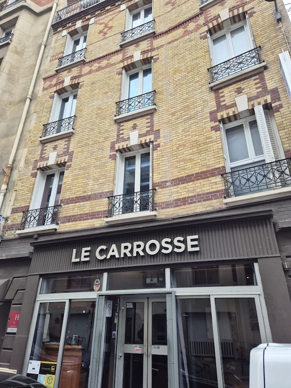 Exterior - Hôtel Le Carrosse (Paris)