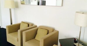 Standard Suite, Multiple Beds | Living room