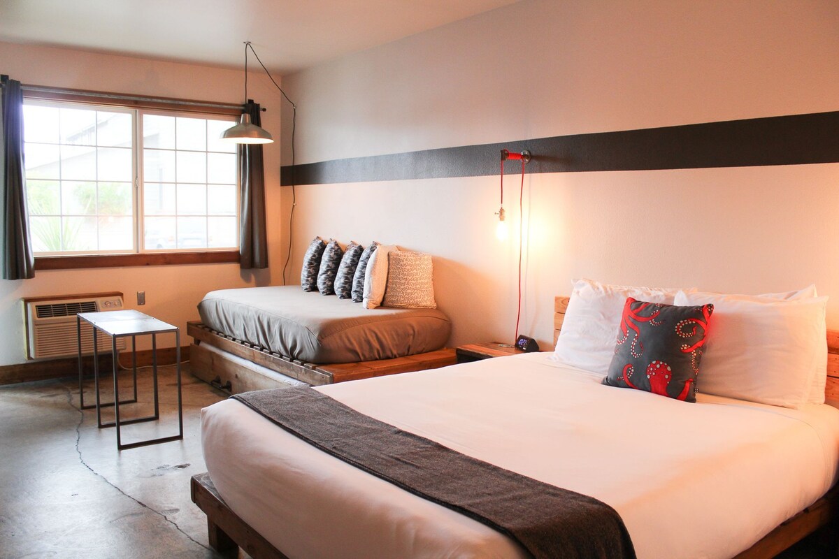 Down comforters, memory foam beds, desk, WiFi (free)