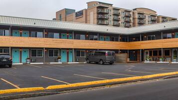 Car charging station