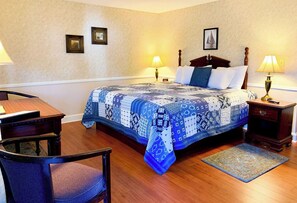 Rom – standard, 1 kingsize-seng | Strykejern/-brett, wi-fi (inkludert) og sengetøy