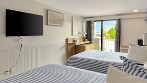 Espacio para trabajar con laptop, wifi gratis y ropa de cama 