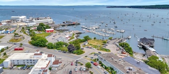 Harborline Hotel