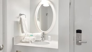 Chambre Simple Supérieure | Salle de bain