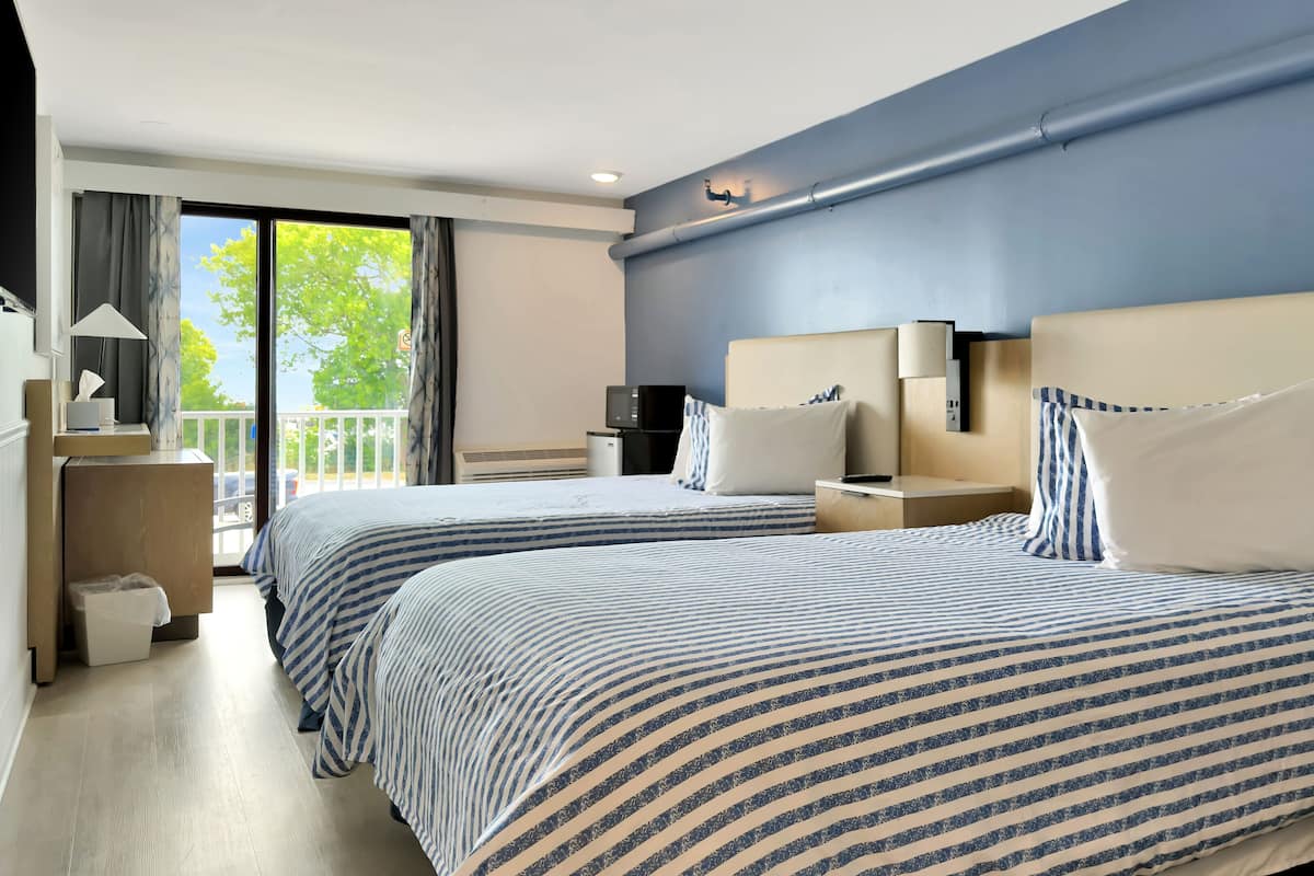 Superior Double Room | Premium bedding, laptop workspace, free WiFi, bed sheets