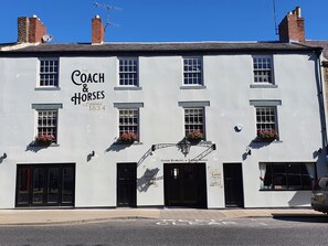 Exterior - The Coach and Horses (Hexham)