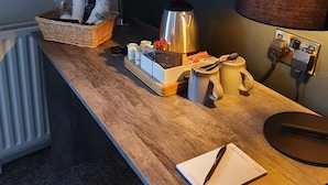 Phòng đôi Deluxe, có phòng tắm riêng (Super King or Twin Deluxe)