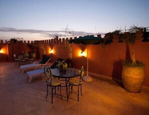 فطور كامل مجانًا يوميًا