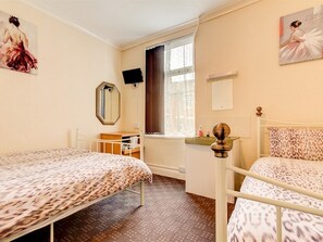 Standard Triple Room, Shared Bathroom (Double plus Single)