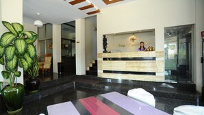 Lobby - Bawga Theiddhi Hotel Kyaik Hto (Kyaikto)