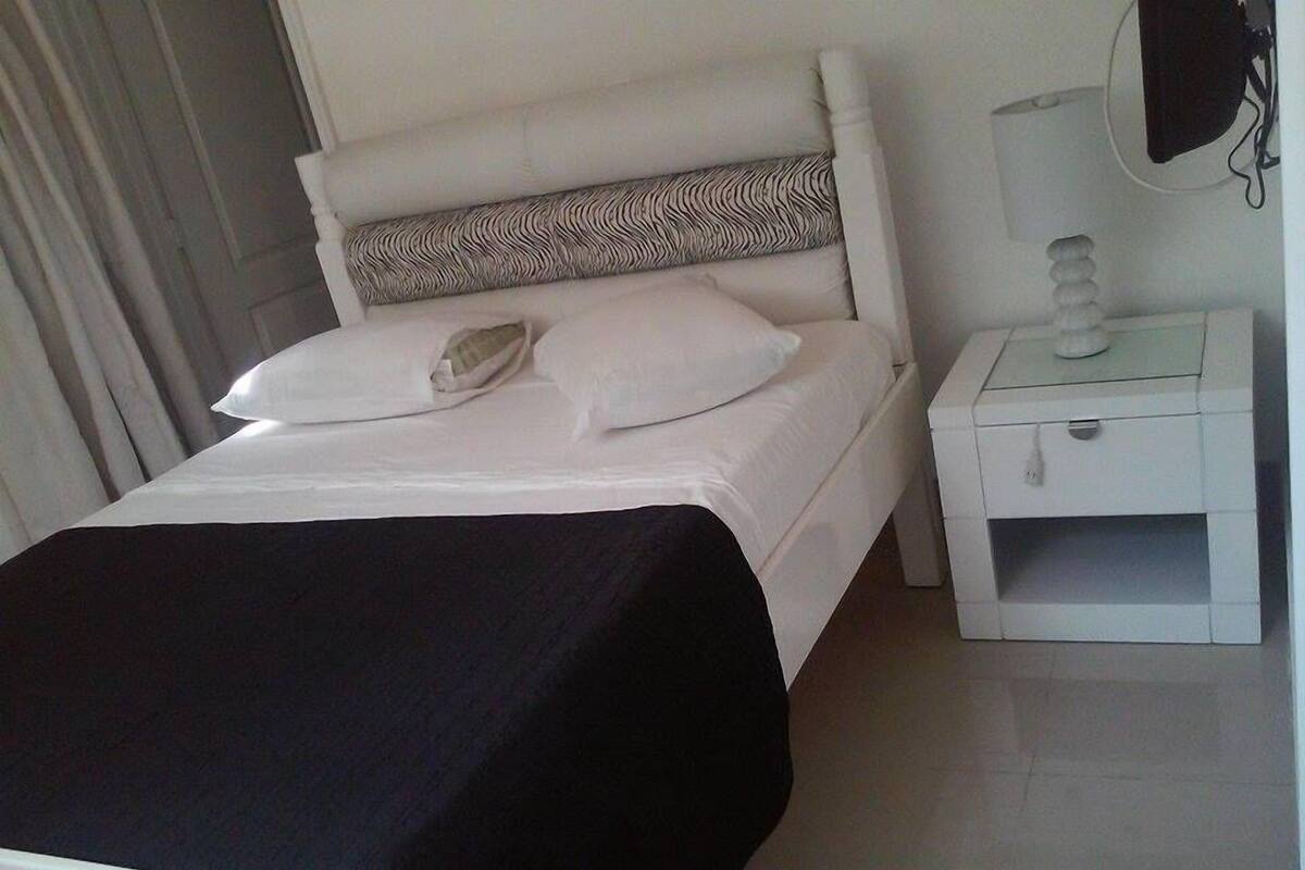 1 bedroom, in-room safe, soundproofing, free WiFi