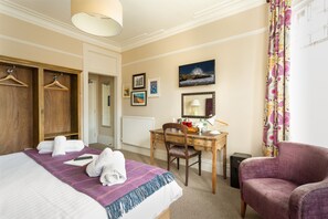 Superior Double Room, Ensuite | In-room safe, individually decorated, desk, iron/ironing board