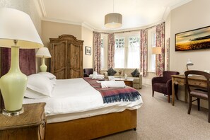 Superior Double Room, Ensuite | In-room safe, individually decorated, desk, iron/ironing board