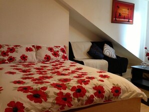 Suite, 2 Double Beds (Private External Bathroom) | Individually decorated, individually furnished, blackout curtains