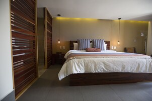 Deluxe Room, Balcony | Egyptian cotton sheets, premium bedding, down comforters, in-room safe