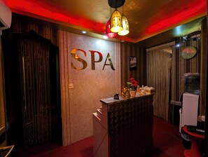 Thai massages, Ayurvedic treatments