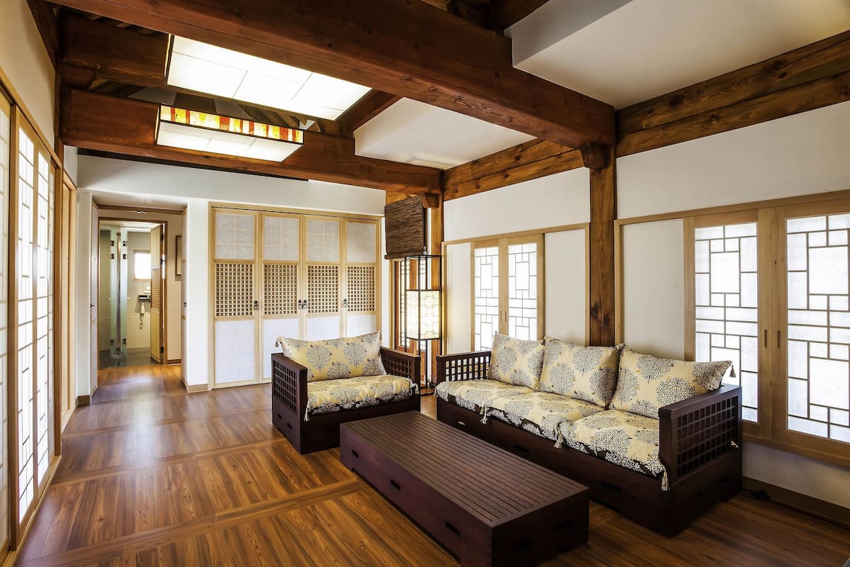 55-inch led tv with cable channels, tv, heated floors