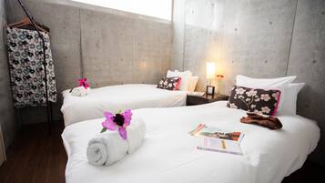 Premium bedding, in-room safe, desk, iron/ironing board