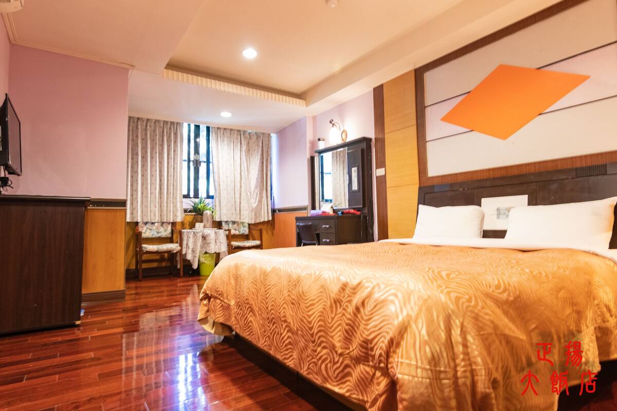 desk, blackout curtains, free wifi, bed sheets