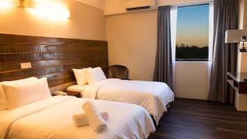 Standard Twin | Minibar, in-room safe, desk, blackout drapes