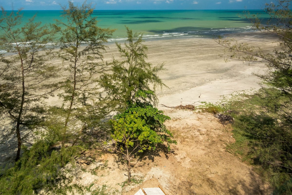 Beach/ocean view