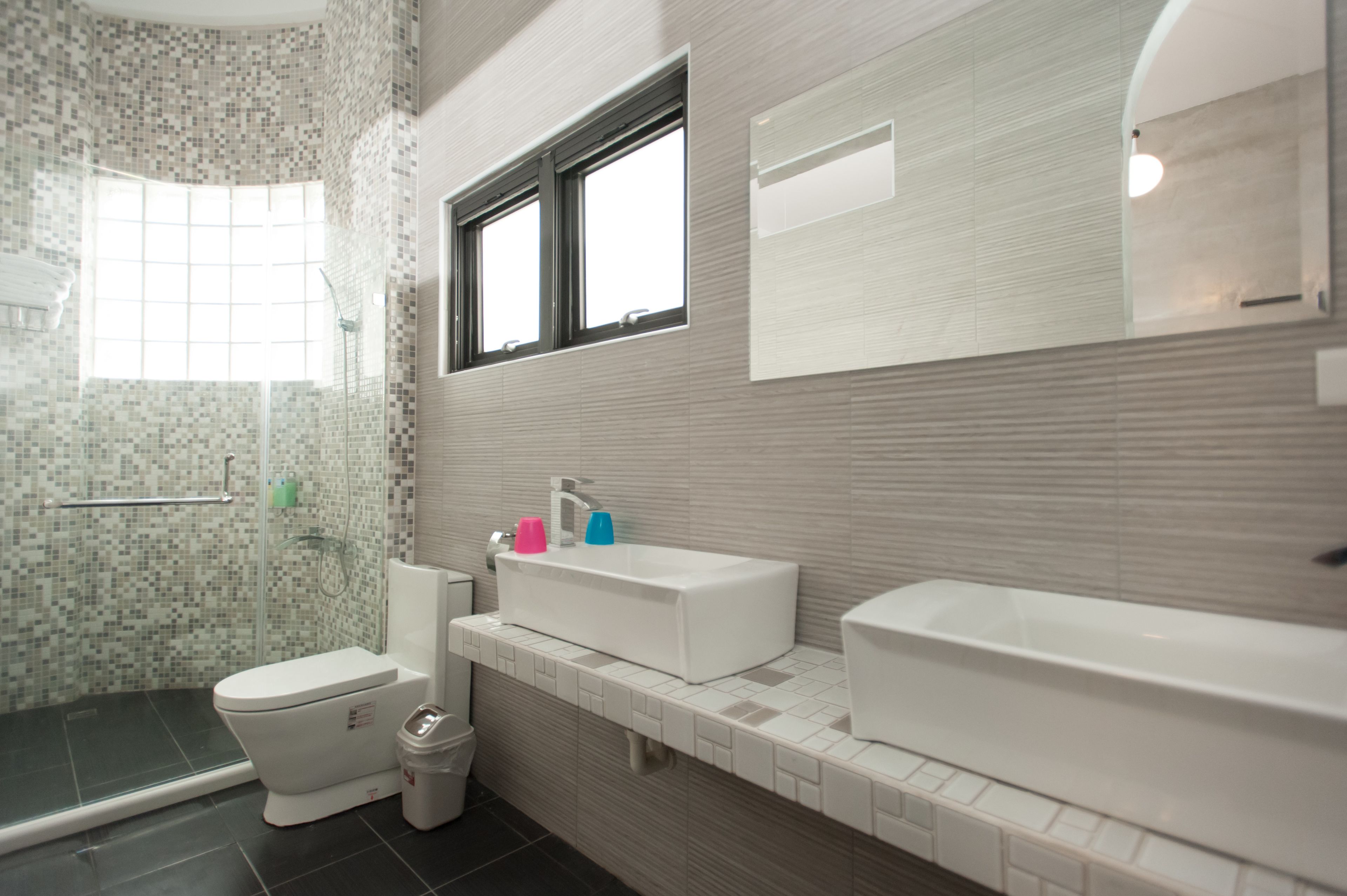 boatswain quadruple room | bathroom | free toiletries, hair dryer, slippers, towels