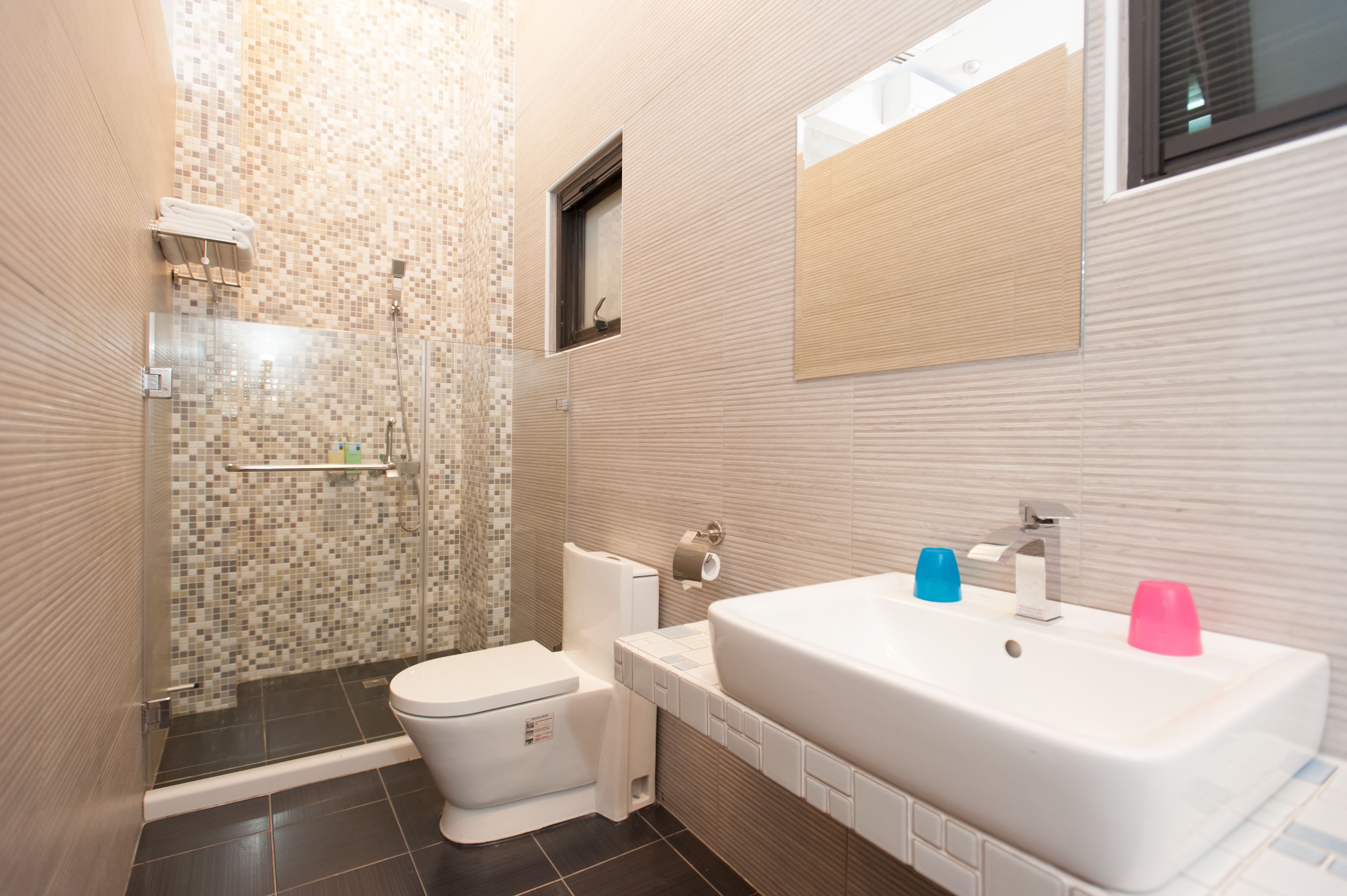 polestar double room | premium bedding, desk, soundproofing, rollaway beds