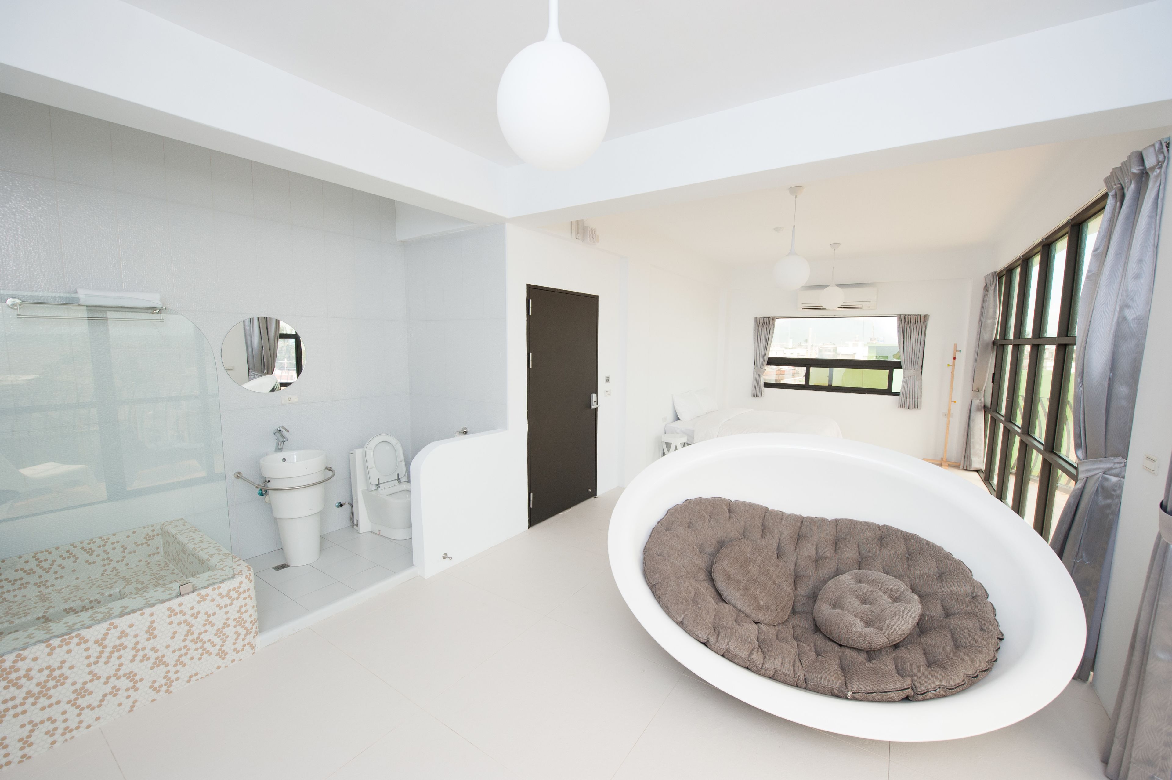 luxury double room, 1 queen bed, balcony, sea facing | bathroom | free toiletries, hair dryer, slippers, towels