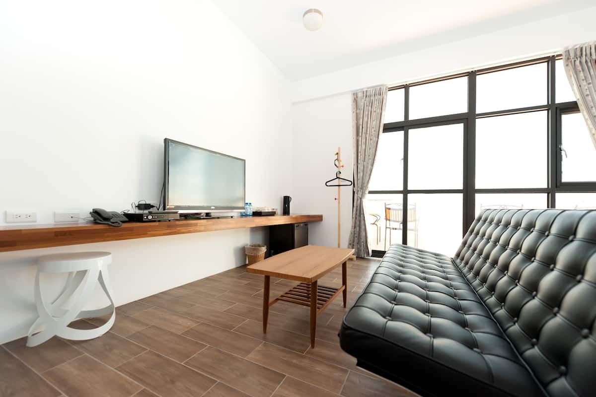 Superior Quadruple Room | Premium bedding, desk, soundproofing, rollaway beds