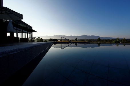 Zona de juegos infantil al aire libre. The Silence Manor