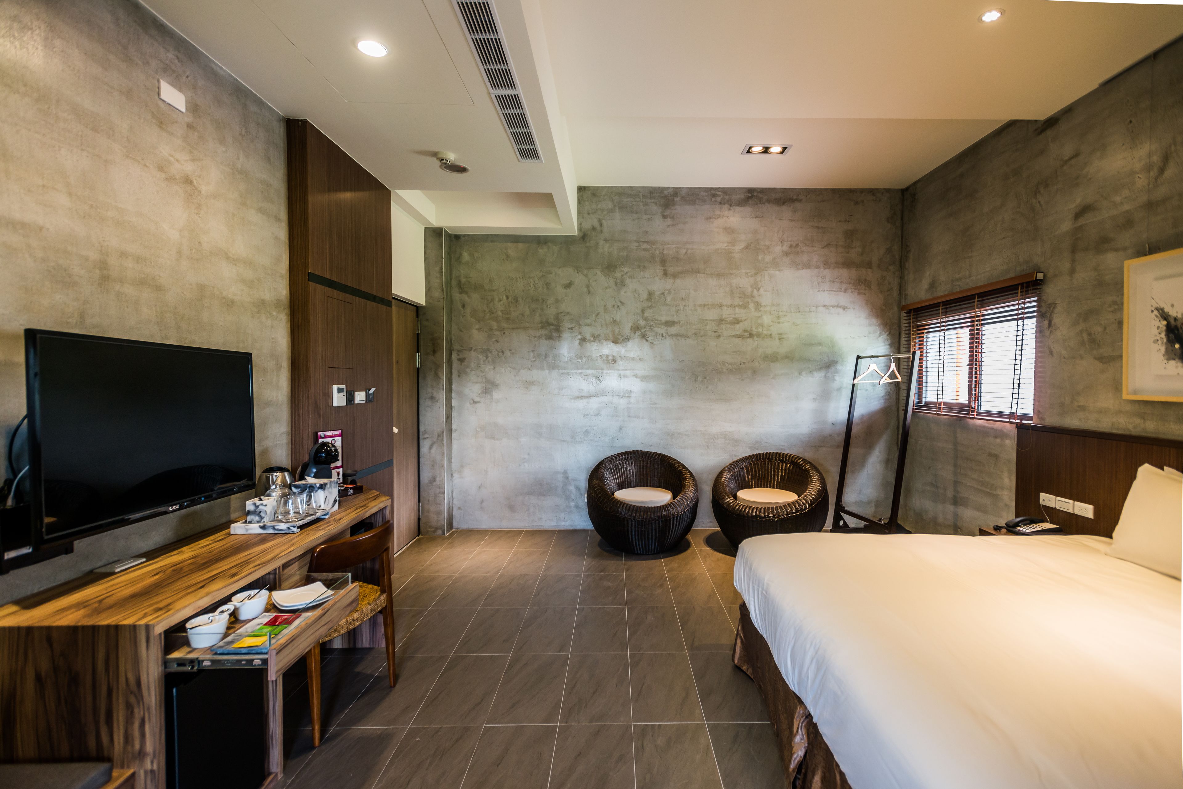 deluxe double room | premium bedding, free wifi, bed sheets