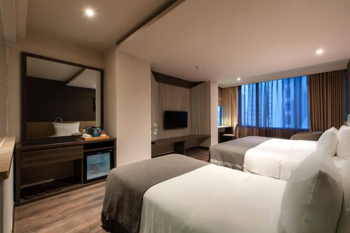 Premium bedding, minibar, in-room safe, desk