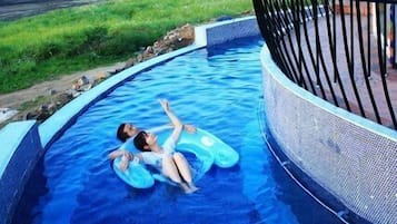 Utomhuspool
