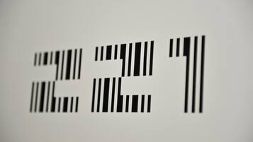 Un motif de code-barres sur un fond blanc.