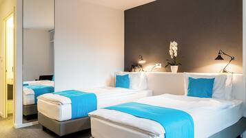 Premium bedding, in-room safe, desk, free WiFi