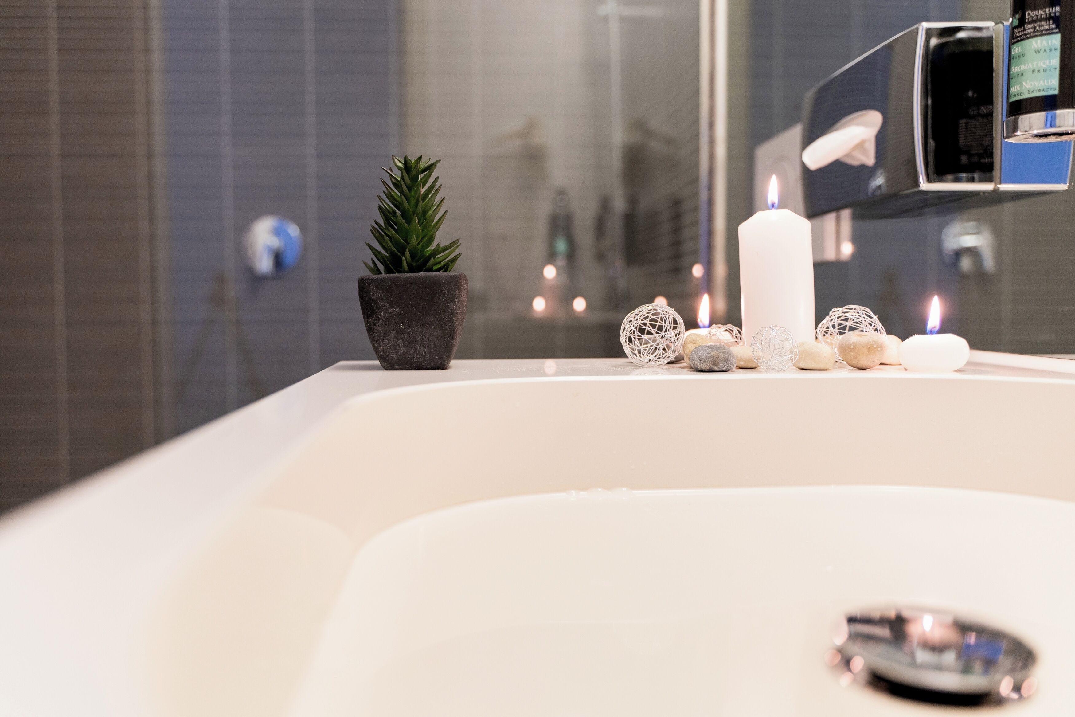 shower, free toiletries, towels