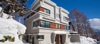 Yutaka Townhouse