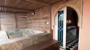 Luxury Quadruple Room, Balcony | Turkish bath