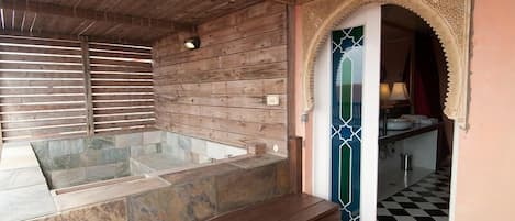 Luxury Quadruple Room, Balcony | Turkish bath