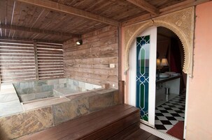 Habitación cuádruple de lujo, balcón | Baño turco