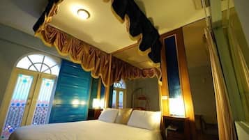 Soundproofing, free WiFi, bed sheets