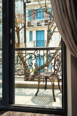 Grand Deluxe with Balcony | Premium bedding, Tempur-Pedic beds, minibar, in-room safe