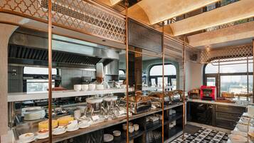Petit déjeuner buffet compris tous les jours
