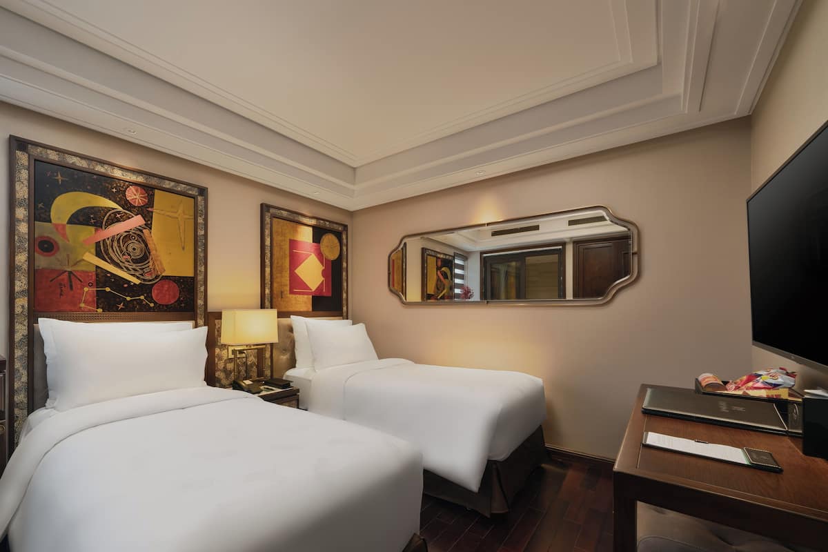 Superior Deluxe | 1 bedroom, premium bedding, Tempur-Pedic beds, minibar