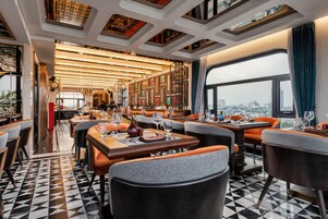 Kahvaltı, öğle yemeği, akşam yemeği sunulur, Vietnam mutfağı 