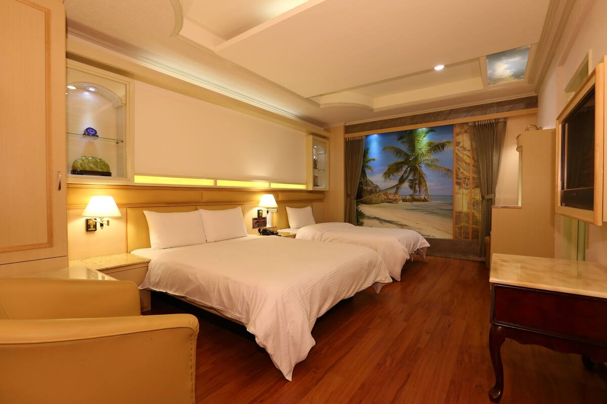 Triple Room | Blackout curtains, free WiFi, bed sheets