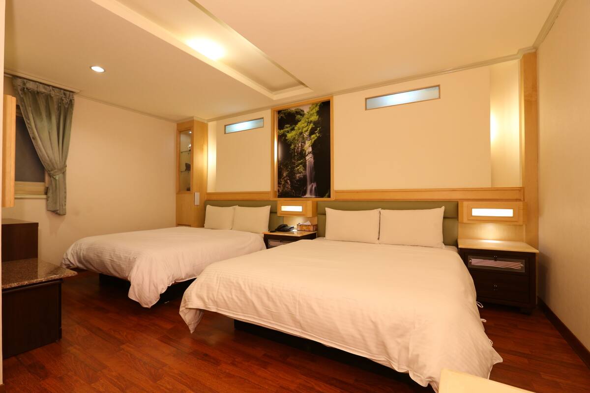 Quadruple Room | Blackout curtains, free WiFi, bed sheets