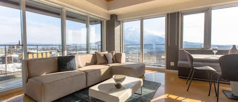 Premium bedding, in-room safe, iron/ironing board, cots/infant beds