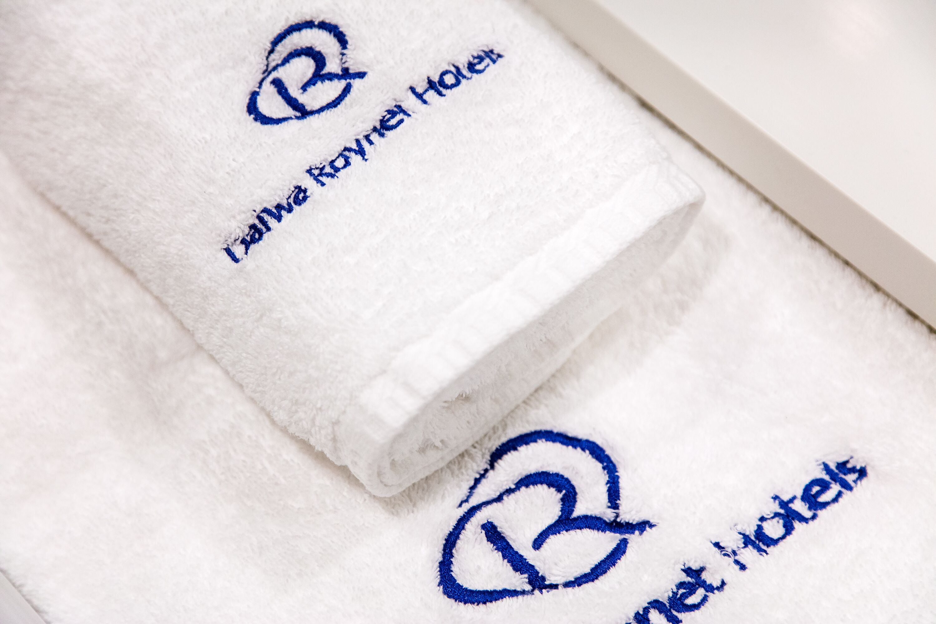 premium bedding, down duvets, in-room safe, desk